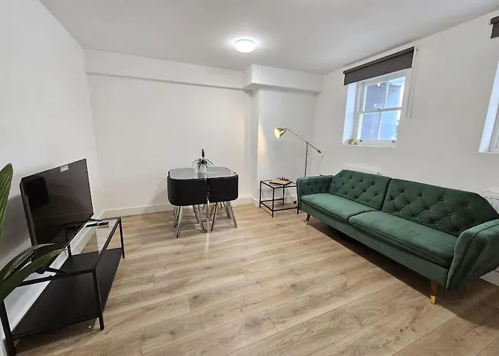 Elegant Garden Apartment Near Tufnell Park St